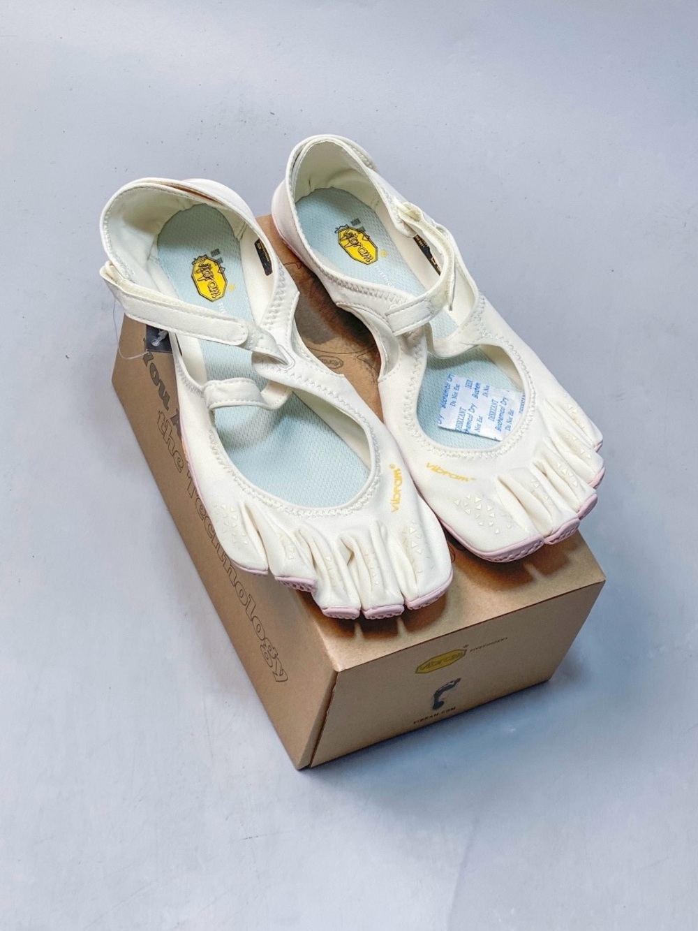 Vibram Women's Ivory FiveFingers Mary Jane Toe Shoes with Pink Trim